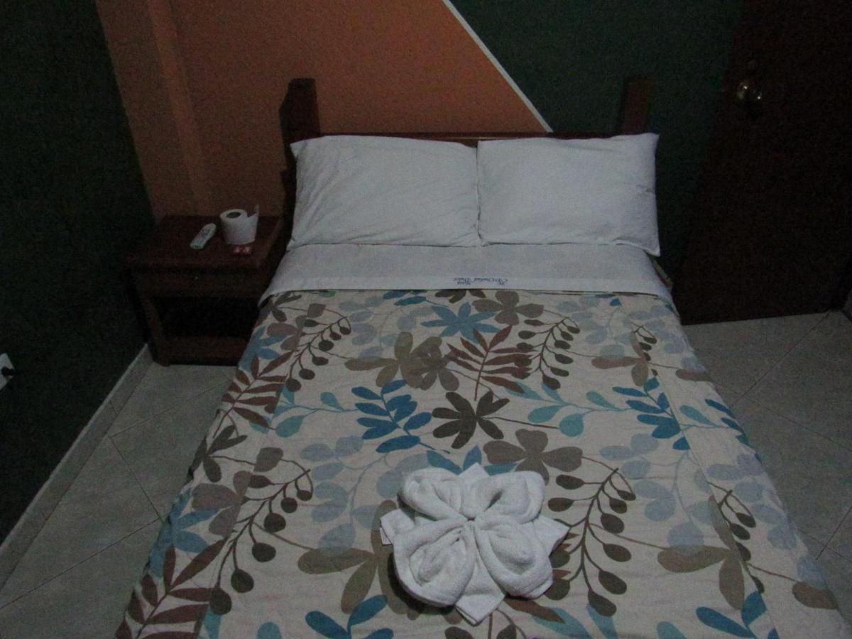 Hotel Ciudad Dulce モニキラ エクステリア 写真