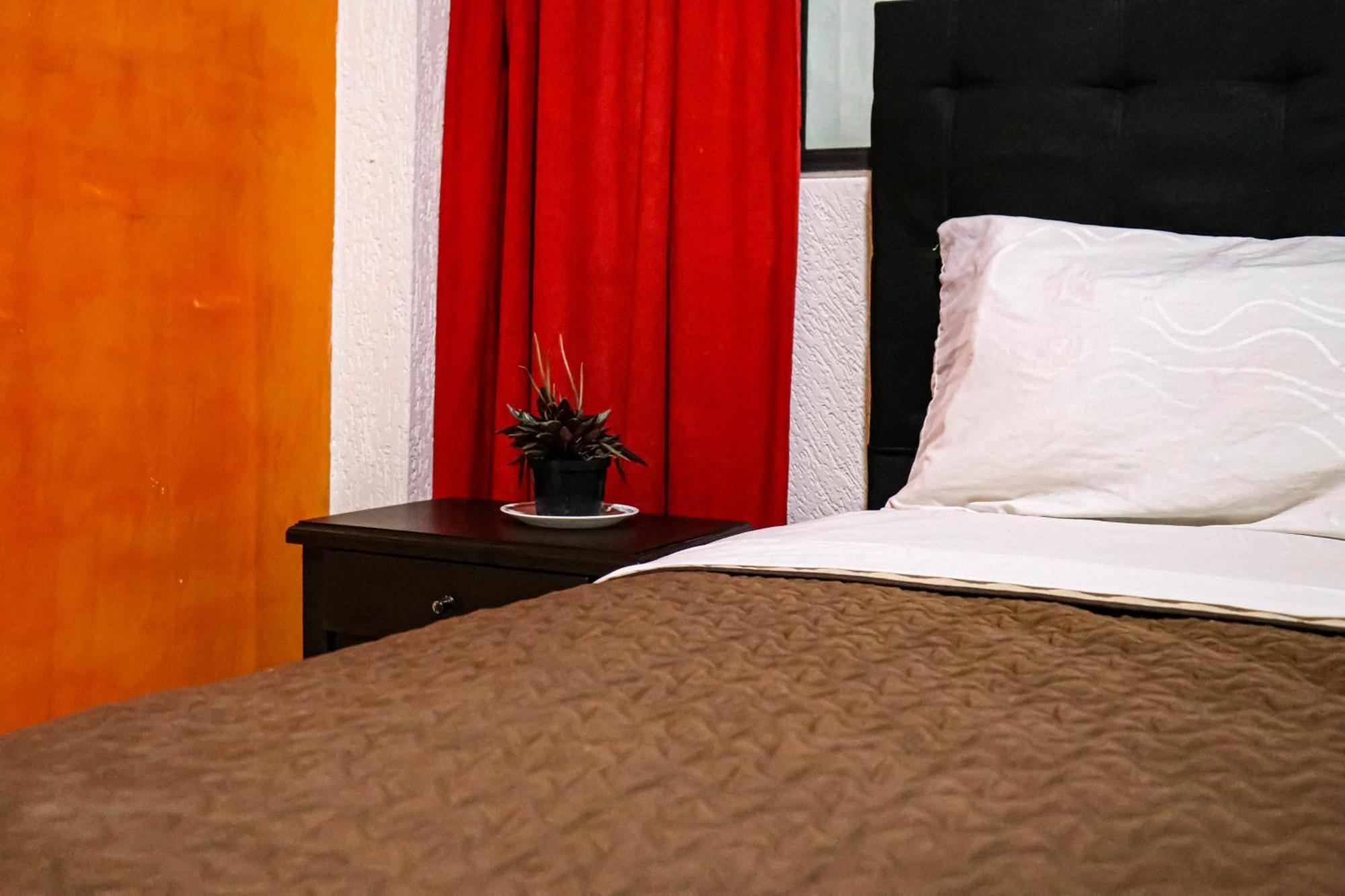 Hotel Ciudad Dulce モニキラ エクステリア 写真