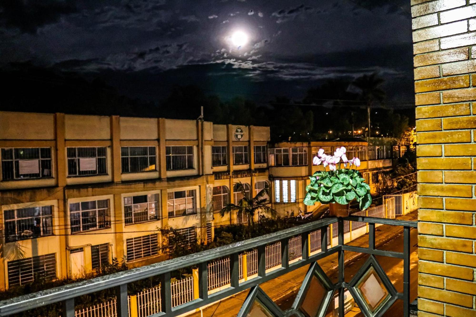 Hotel Ciudad Dulce モニキラ エクステリア 写真