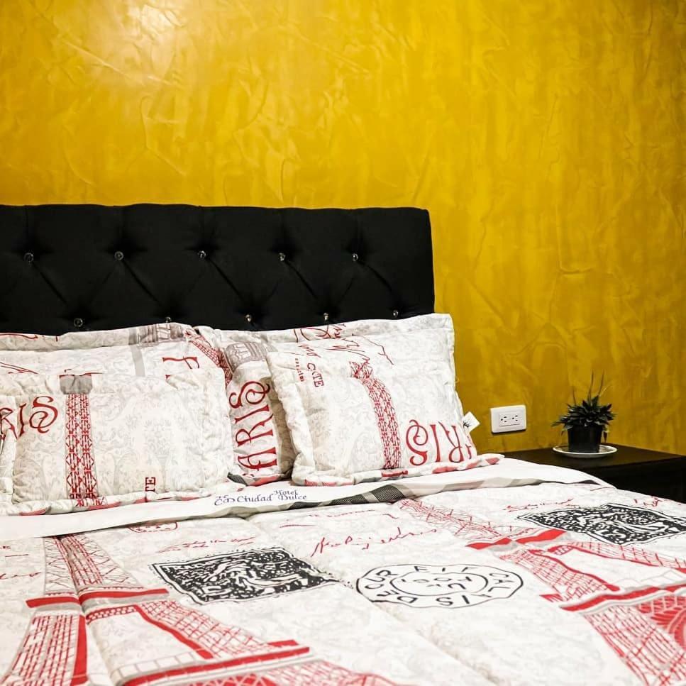 Hotel Ciudad Dulce モニキラ エクステリア 写真